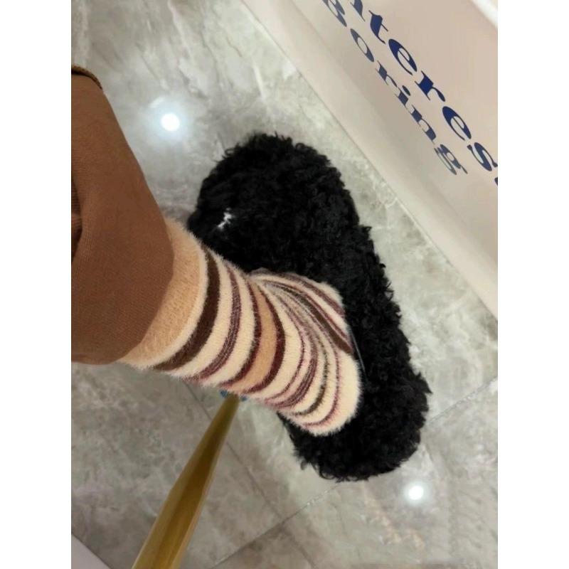 Autumn and Winter Warm Plush Socks, Mink Fleece Retro Color-blocked Striped Thickened Fleece Postpartum Socks for Girls