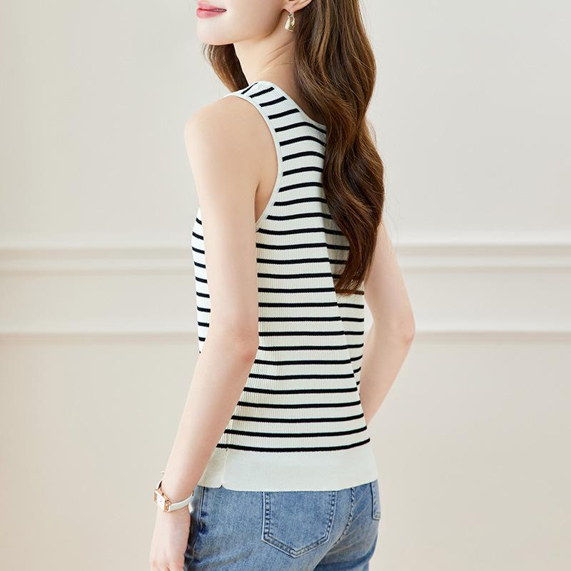 U-neck Striped Knitted Vest for Women In Hot Season New Style for Outside and Inside Design Top
