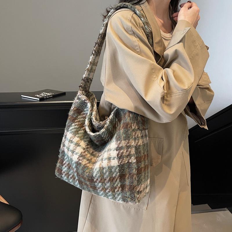 Autumn and Winter Fashion Plaid Tote Bag Women's New High-end Sense Large-capacity Shoulder Bag Commuter Bag