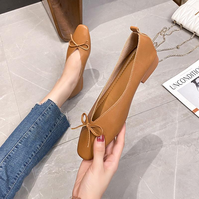 2023 Damskor med Låg Klack och Fyrkantig Tå, Mjuk Sula, Fransk Design, Perfekta för Vår & Höst.