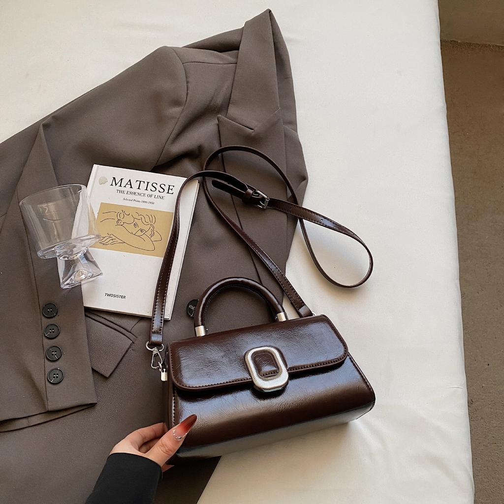 2025 New Hot-selling High-end Temperament Light Luxury Portable Small Square Bag Women's Versatile Fashion Simple Wind Messenger Bag