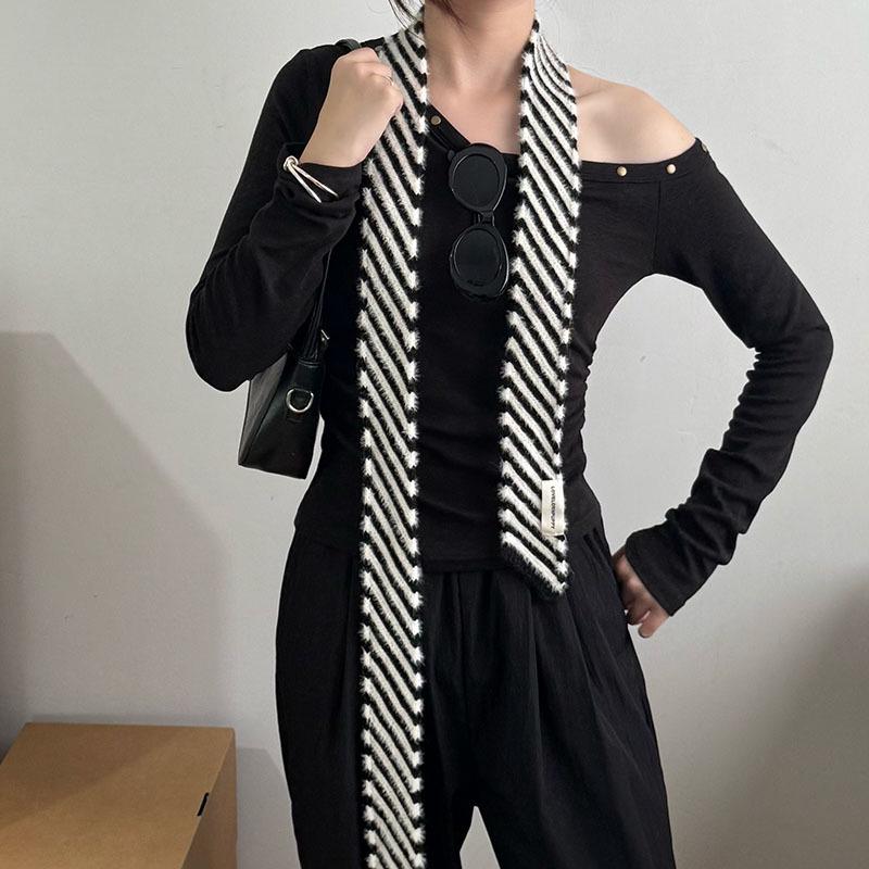 American Artistic Striped Sweet & Spicy Fashionable Women's Scarf for a Stylish Autumn & Winter Look