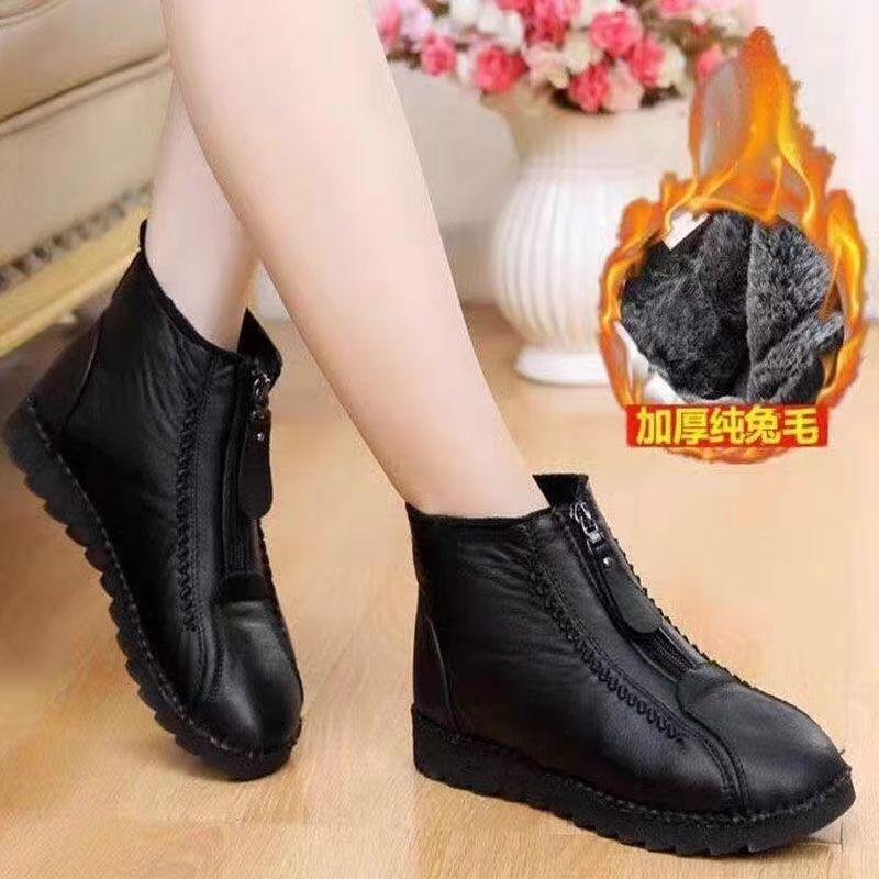 Huge comfortable middle-aged and old mother cotton shoes women's new winter snow boots piled thickened warm and non-slip flat-soled short boots