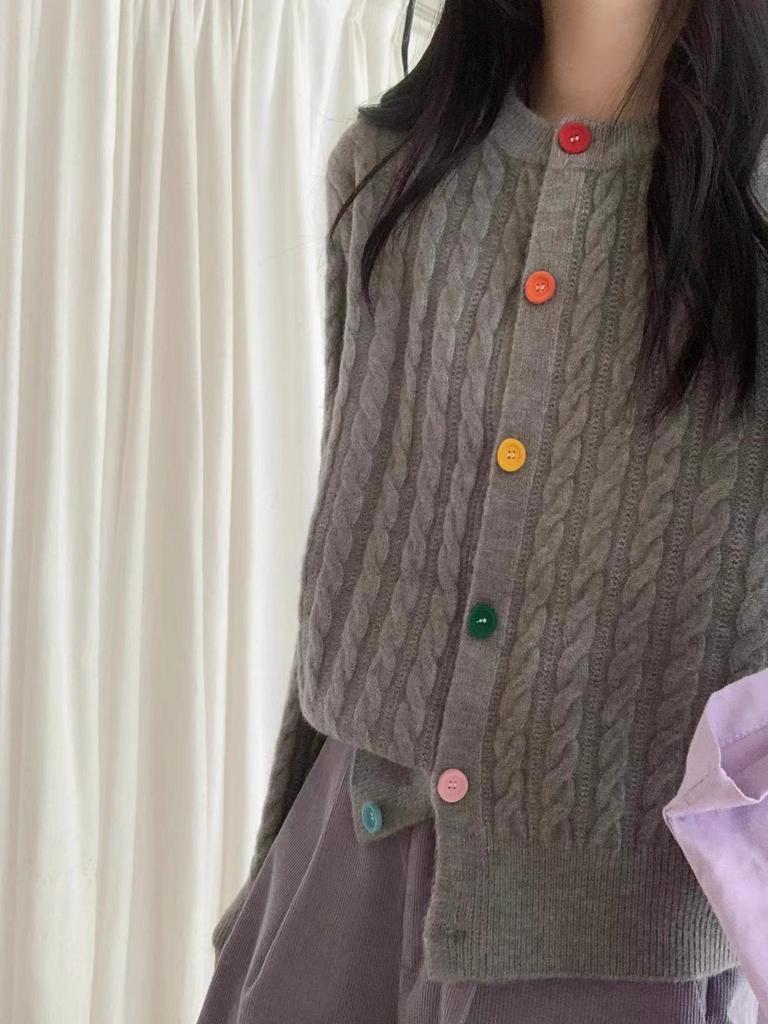 Women's Retro Cable Knit Cardigan: Soft, Warm, Round Neck, with Buttons - Casual Korean Style for Autumn/Winter.