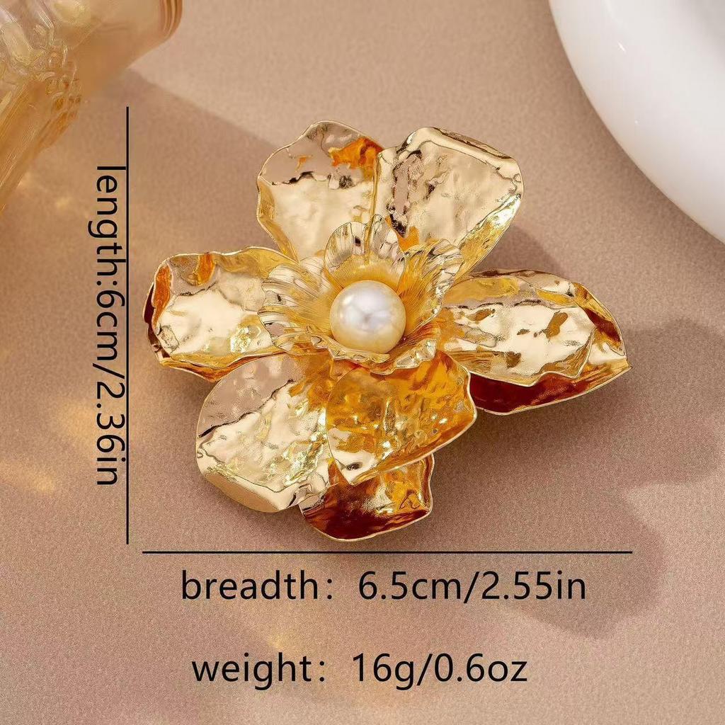 Irregular 3D Flower & Faux Pearl Brooch for Women – Elegant High-End Design
