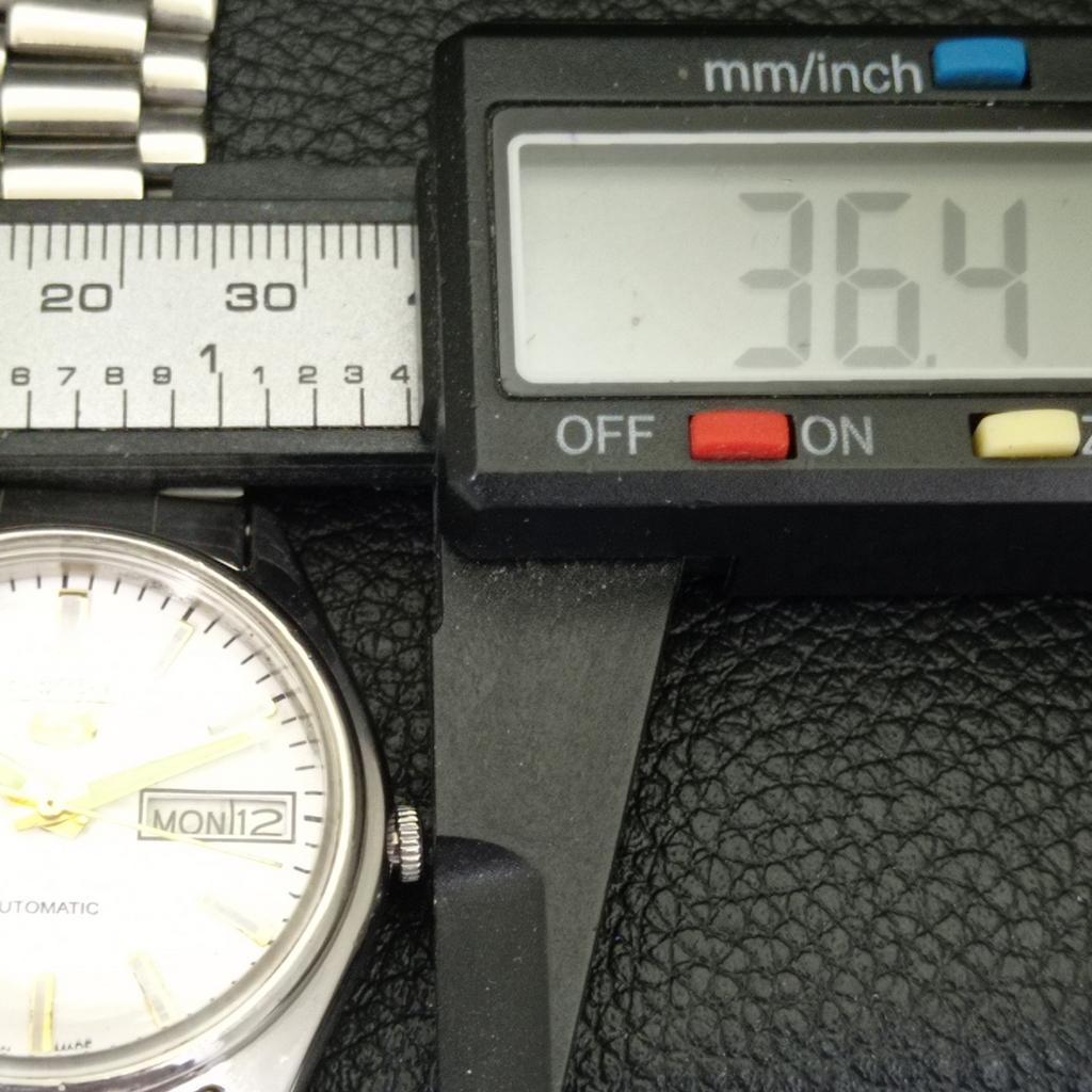 GENUINE VINTAGE SEIKO 5 AUTOMATIC JAPAN MENS WHITE COLOR DIAL WATCH a500797-5 R154-a500797