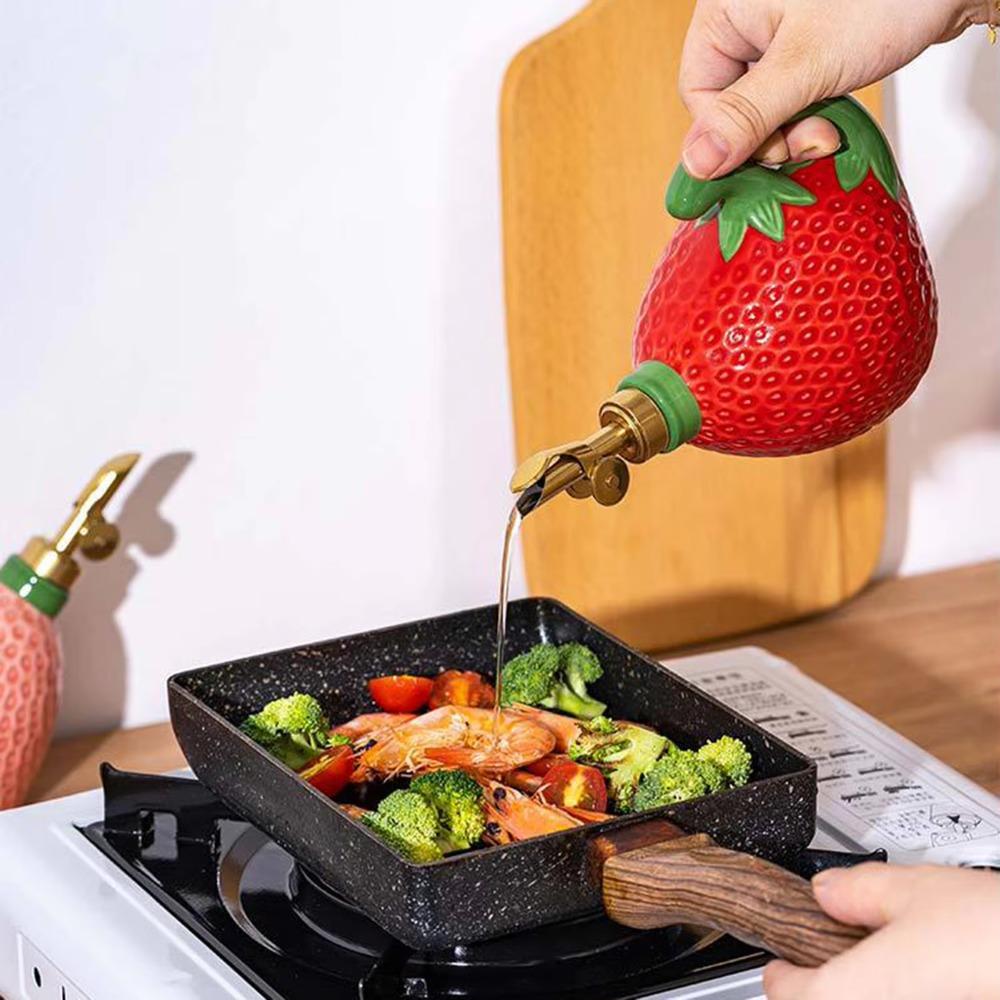 Cartoon Strawberry Seasoning Jar Japanese Style Spice Jar Kawaii Condiment Can  Salt