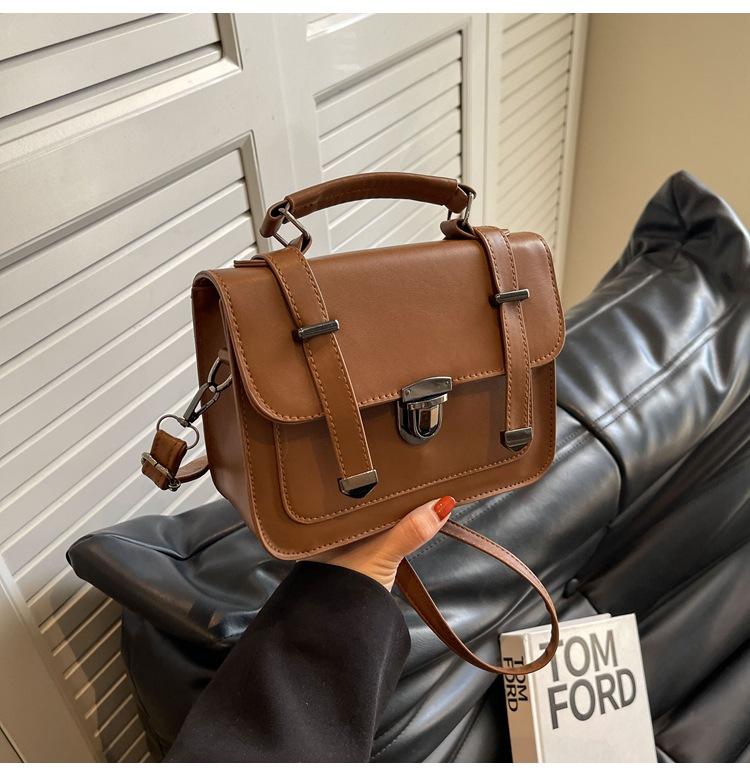 Damentasche Mode Kleine Quadratische Tasche Nische Retro Schultertasche Ausländischer Stil Handtasche Verschluss Retro Schräg Umhängetasche