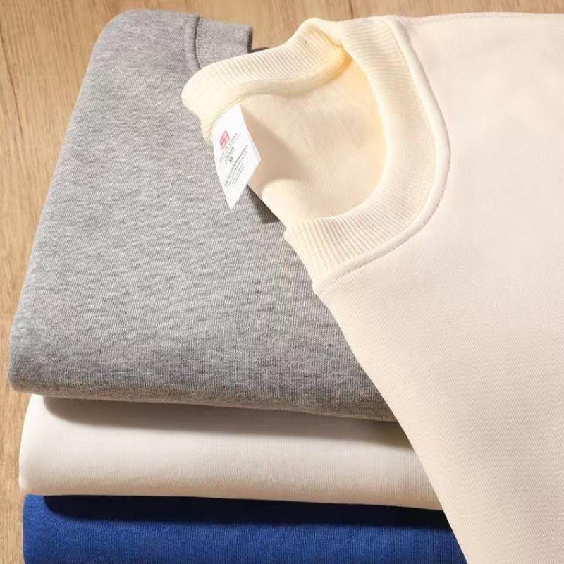 Uformell genser med rund hals og lange ermer i bomulls-/polyesterblanding