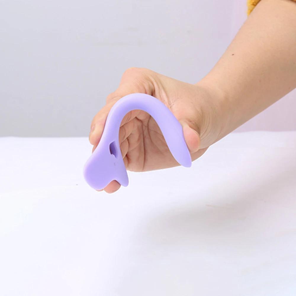 Color Silicone Eyeliner Tool Lip Brush Black Makeup Eyeliner Assistant Baffle for Precision Eye Makeup Application