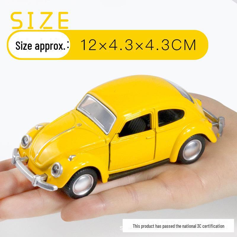 Vintage-Käfer-Spielzeugauto mit Rückziehfunktion und zu öffnenden Türen – perfekt als Kuchendekoration oder für Autosammler!