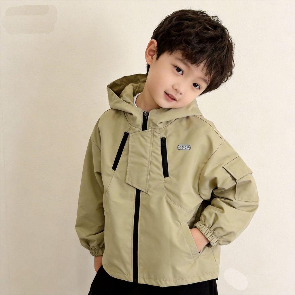 Boys' Classic Hooded Windbreaker: Versatile and Trendy Spring/Autumn Jacket