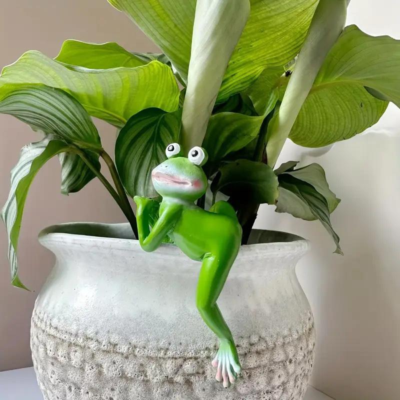 Cute Climbing Frog Figurines Flower Pot Hugger Resin Hanging Frog Sculpture Outdoor Statue Plant Pot Decorations Patio Ornaments