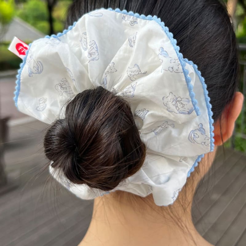 

FANTASTIC PLANET blue ribbon cat scrunchie blue ribbon cat scrunchie