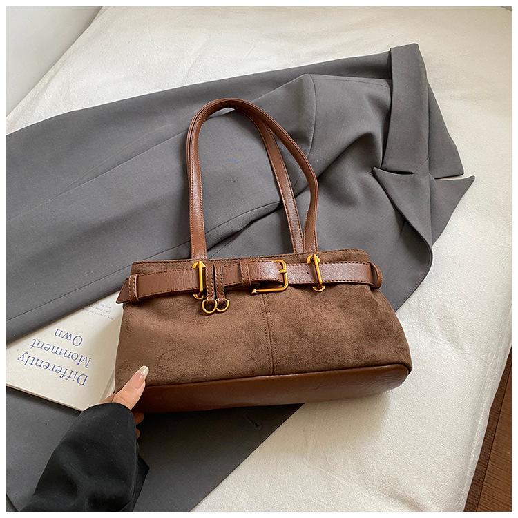 

2025 summer new fashion simple foreign style shoulder large capacity high value handbag commuter fashionable messenger bag