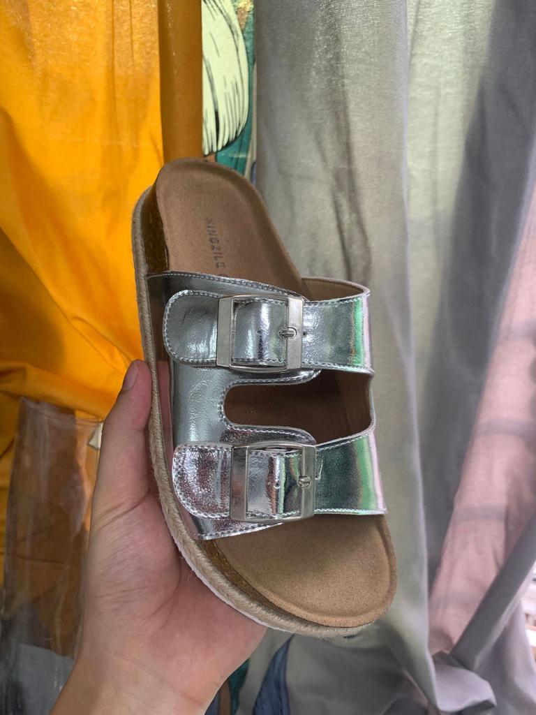 Leather Boken Slippers Step On Shit Feeling Beach Sandals Women's Silver Platform Summer Wear Flat Bottom One Word Button Cool Slippers