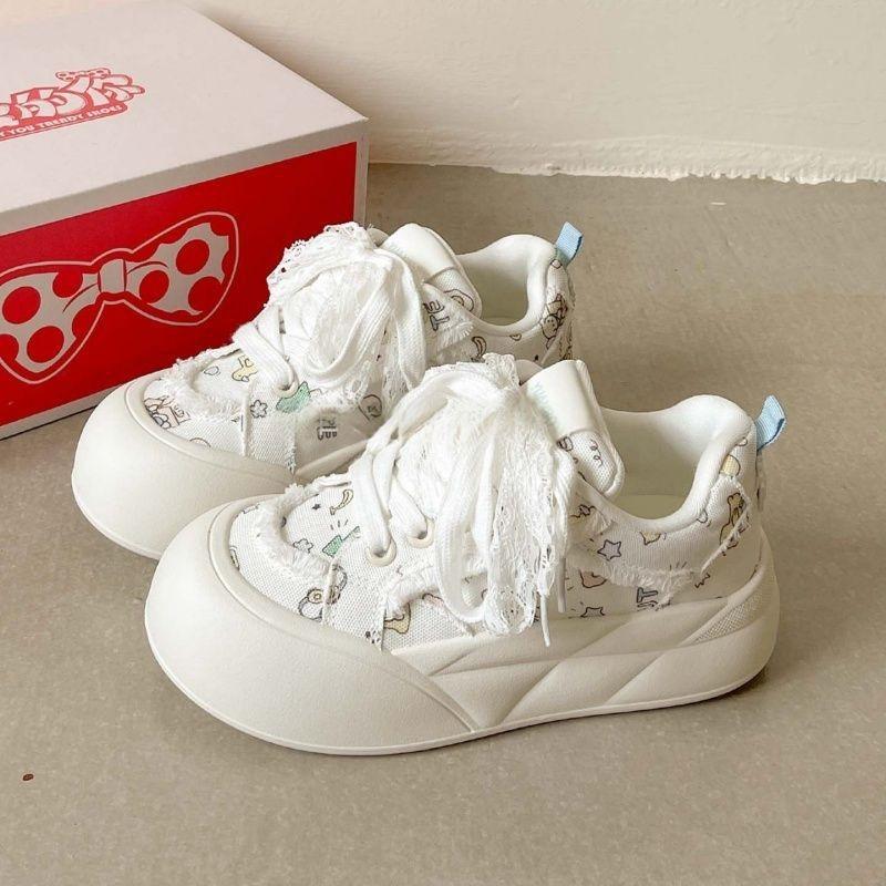 

Празднуйте Милые Туфли-Хлебушки На Толстой Подошве Белые Кроссовки Женские 2025 Новые Весенне-Осенние Повседневные На Шнуровке С Круглым Носком Кеды 35