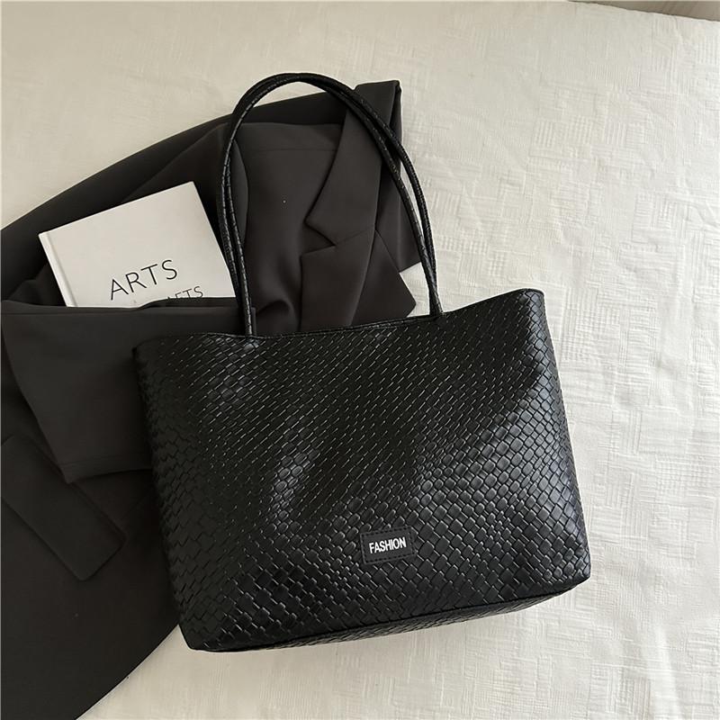 Fashion Solid Color Casual Sense Retro Women's Hand-held Woven Pattern Commuter Shoulder Underarm Tote Bag