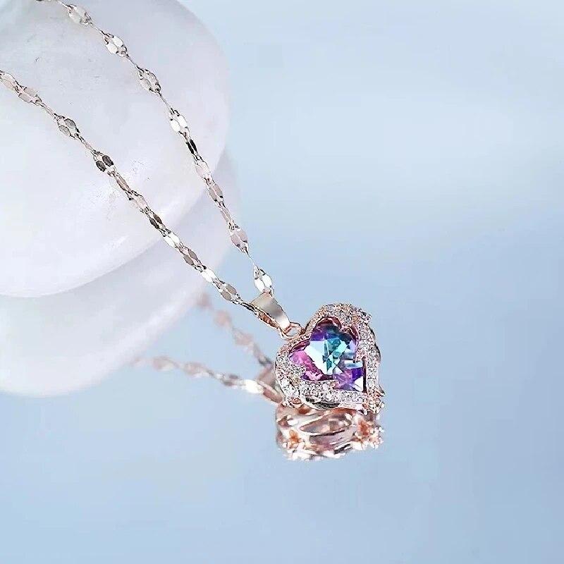 1 Stück Romantisches Paar Glasbesetzter Bronze Zirkon Ozean Herz Anhänger Kombination aus Titanstahlkette