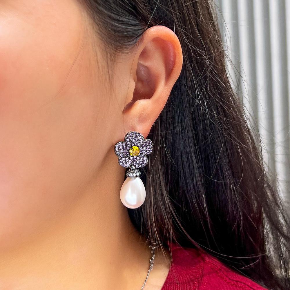 Nadel Französisch Leichter Luxus Märchenhaft Lila Blume Perle Voll Diamant Ohrringe Retro Temperament Zirkon Ohrringe Ohrringe