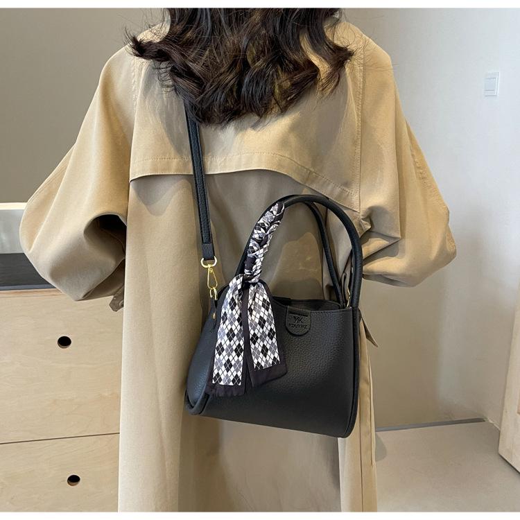 Bolsa Feminina Versátil Balde de Ombro/Transversal Primavera/Verão 2024