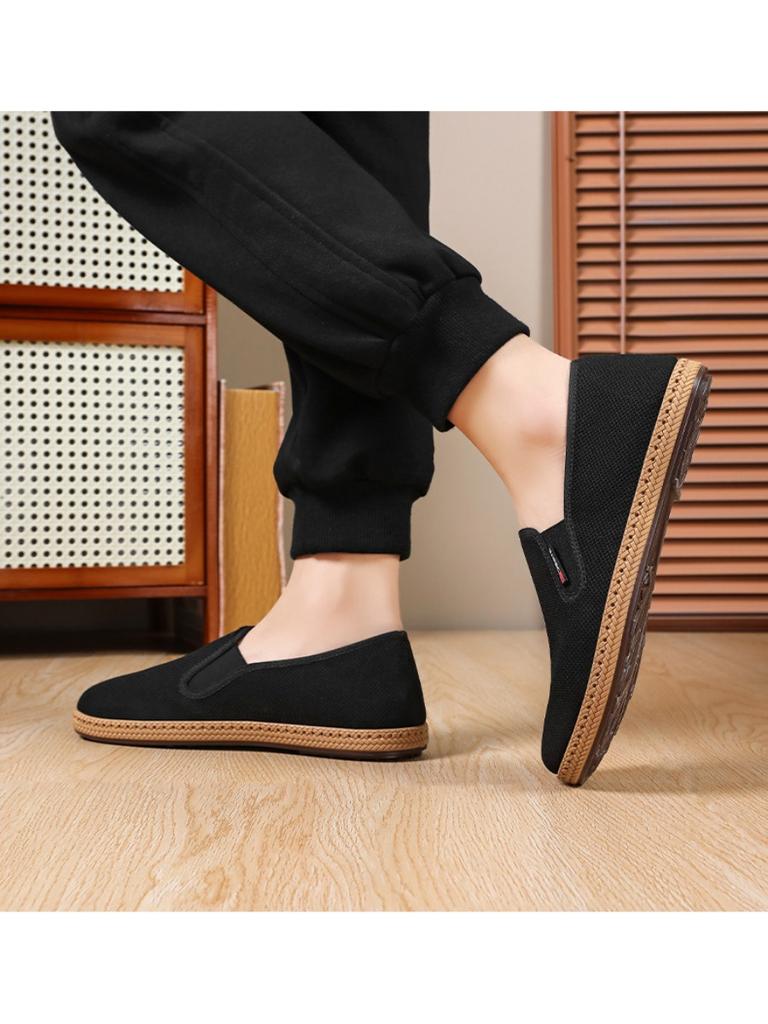 "Men's Breathable Ay Grass Flyknit Slip-On Soft Sole Comfortable Beijing Cloth Shoes Lightweight Everyday Dad Elderly Casual Shoes"