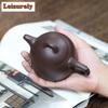 330 ml Klasyczne czajniczki z fioletowej gliny Yixing Ręcznie robiony garnek Qin Quan Surowa ruda Fioletowy czajnik błoto Chiński zestaw do herbaty Zisha Serwisy herbaciane Prezent