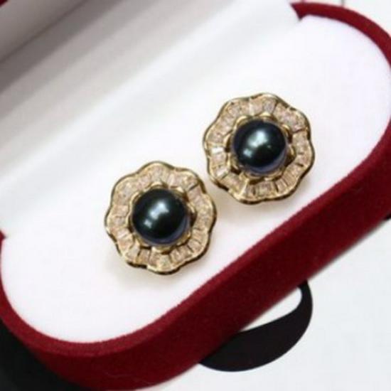 Korean Style 18K Gold-Plated Freshwater Pearl Stud Earrings with Cubic Zirconia, 8-9mm, Versatile Fashion Accessory.