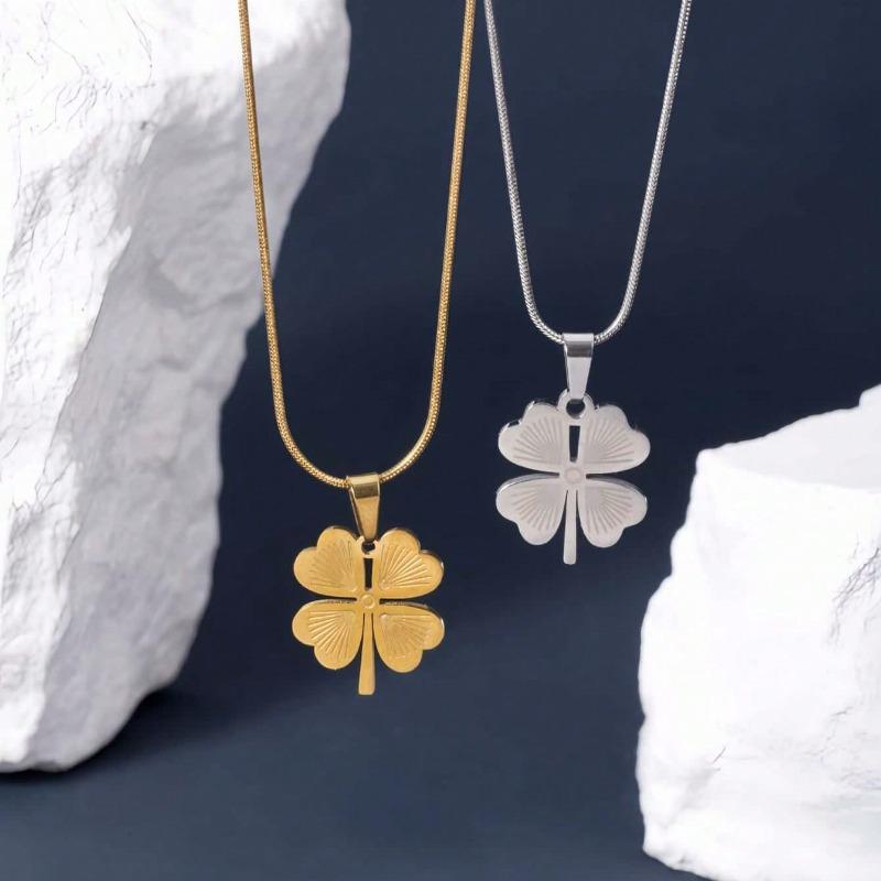 1 Stück Klassische und luxuriöse 18K vergoldete Edelstahl Schlangenkörper-förmige Gliederkette mit Glücksklee-Anhänger, geeignet für Damen für den Alltag