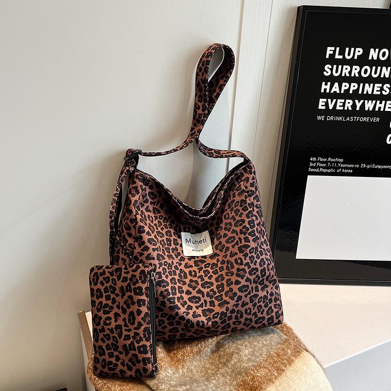 Tasche mit großem Fassungsvermögen Damen Neue Schultertasche Mode Pendler Umhängetasche