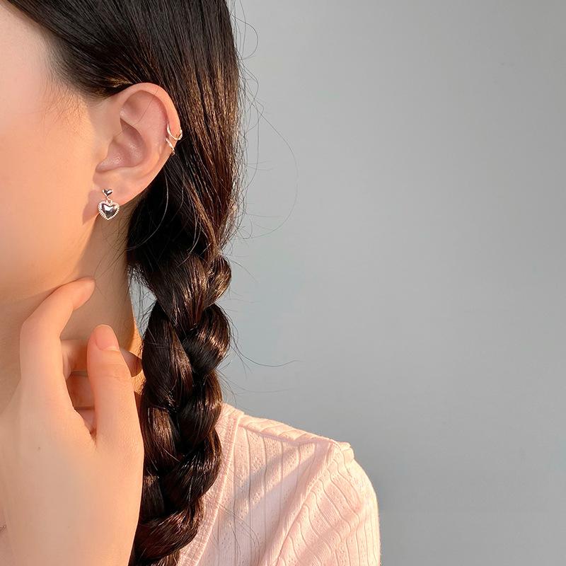 Fashionable Love Earrings for Women Seiko Personalized Sweet and Cool Style New Earrings