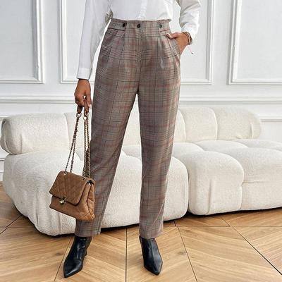 Partea inferioară (Îmbrăcăminte damă) – Capri și pantaloni