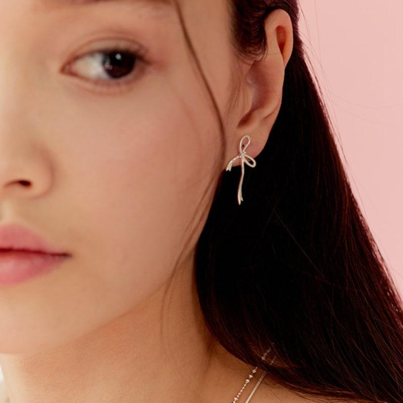 Murmur [925silver]Ribbon Tie Stud Earrings