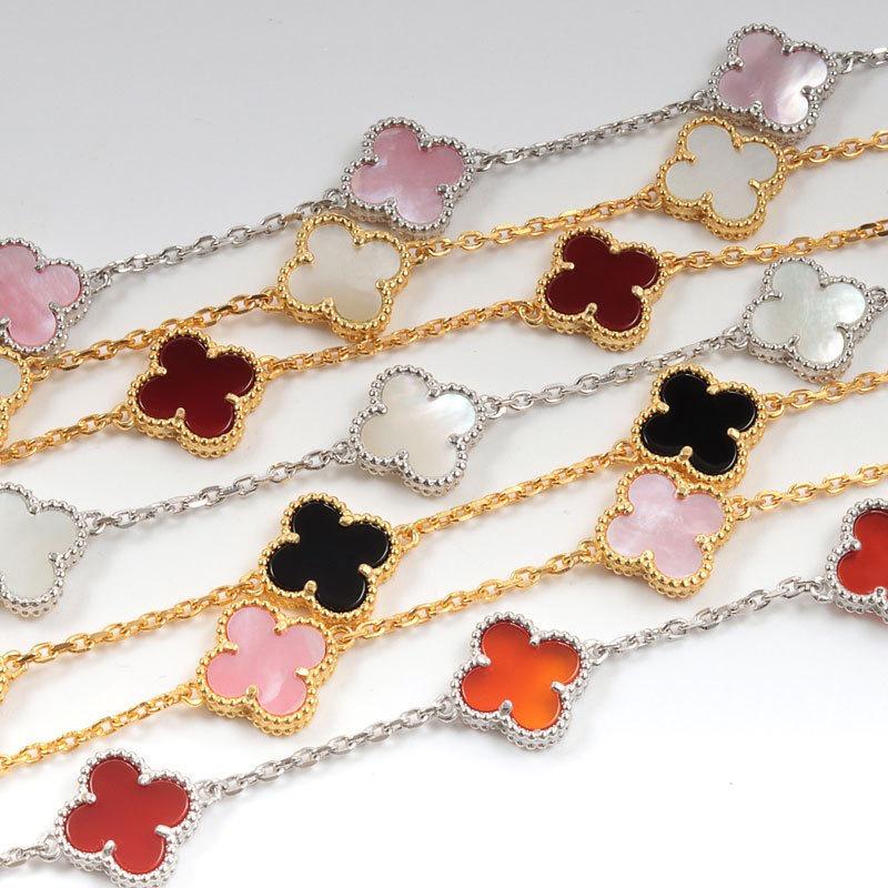 Women's Four-Leaf Clover Bracelet – 18K Gold Plated with Double-Sided Mother-of-Pearl, Elegant High-Quality Accessory, Chic and Lucky Design.