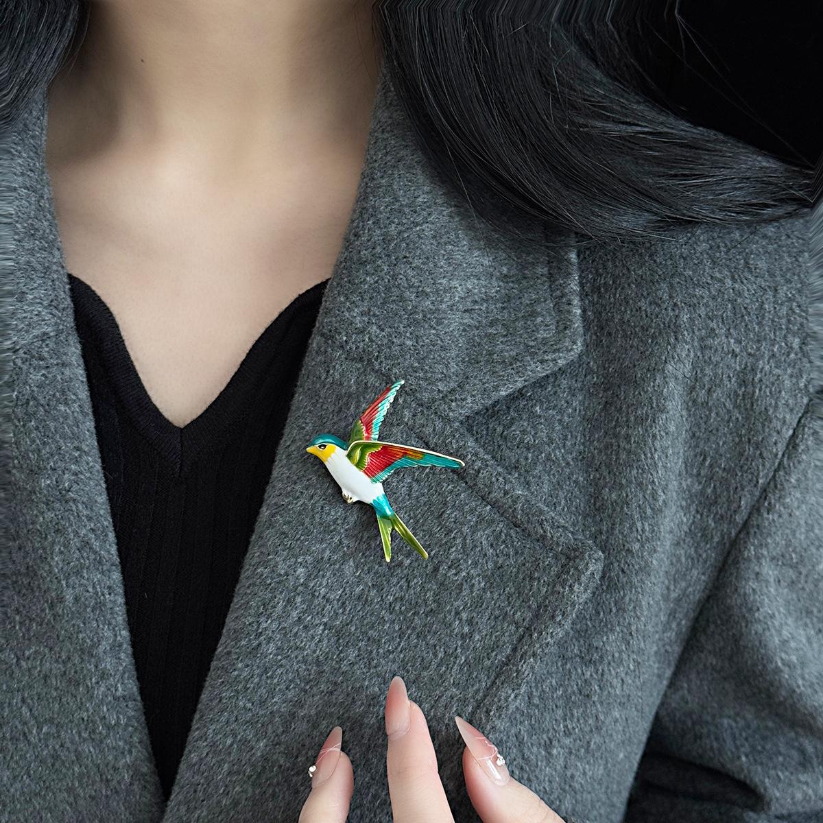 

Модные броши для женских украшений разноцветный