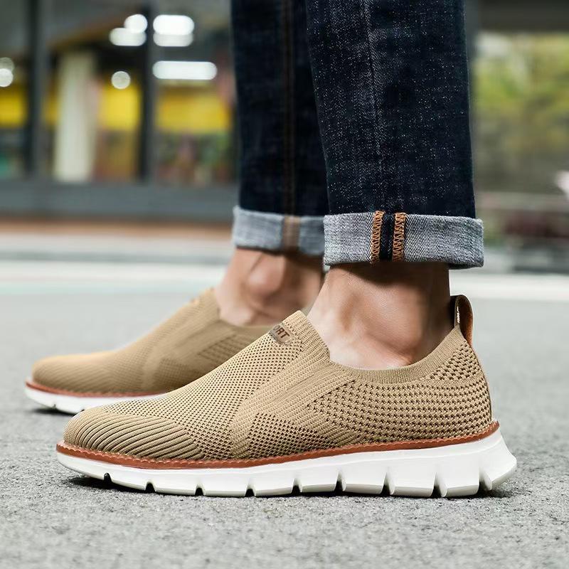 Large Size Men's Shoes Fashion Woven Surface Breathable Casual Shoes Outdoor Soft Sole Lightweight One-pedal Sports Shoes