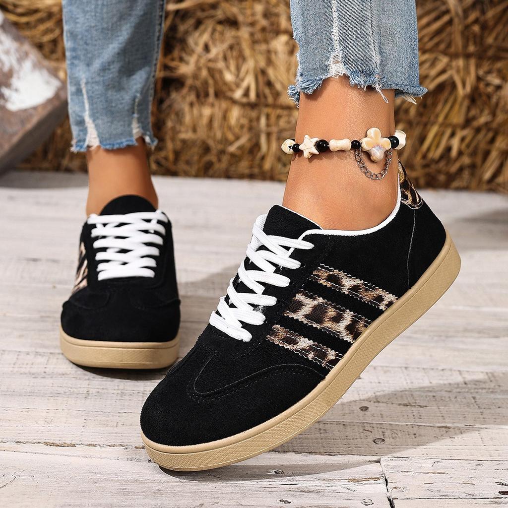 Women's Wide Width Leopard Print Sneakers - Round Toe Lace-Up Retro White Shoes, Casual Fashion Flats for Everyday Wear