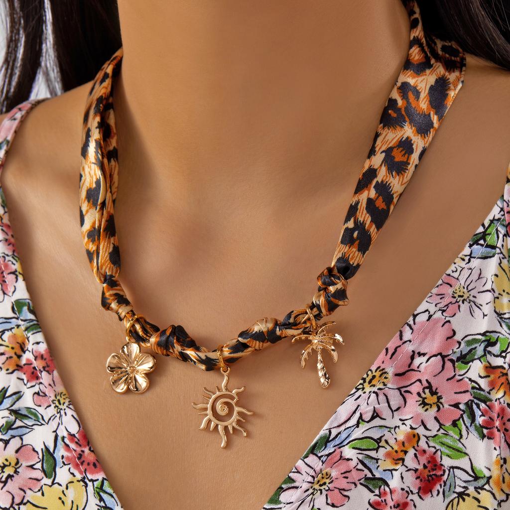 Bohemian Scarf Sun Flower Leopard Necklace for Women Elegant Cherry Strawberry Fabric Layered Necklace Friendship Jewelry Gift