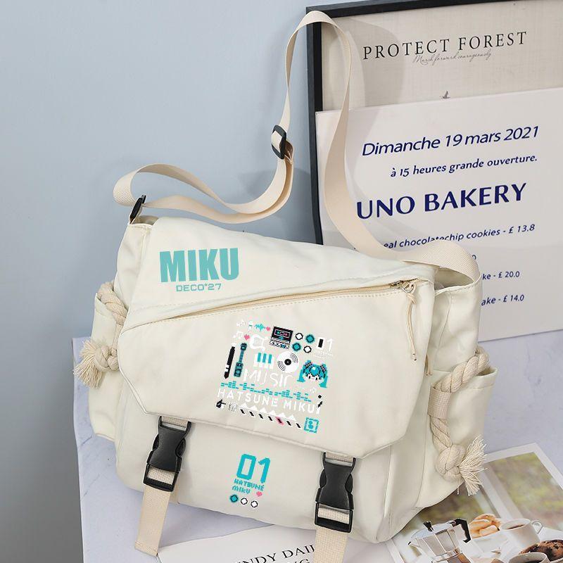 Market-4 's nieuwe anime-merchandise studenten schoudertas cartoon draagbare universele kawaii grote capaciteit crossbody tas