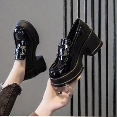 Zapatos de cuero pequeños con botón para mujer, nuevos de primavera, tacón grueso negro, plataforma británica que aumenta la altura J, zapatos de cuero blando de un solo color