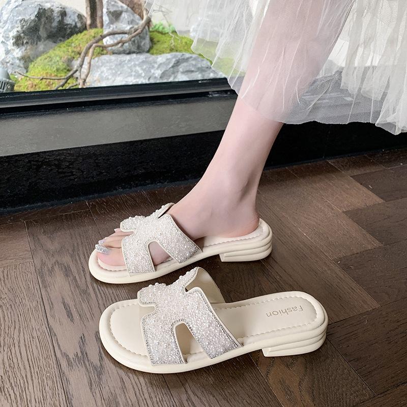 Beautiful French rhinestone cool slippers women's outer wear 2025 new spring and summer fashion versatile fairy style thick bottom one-word drag