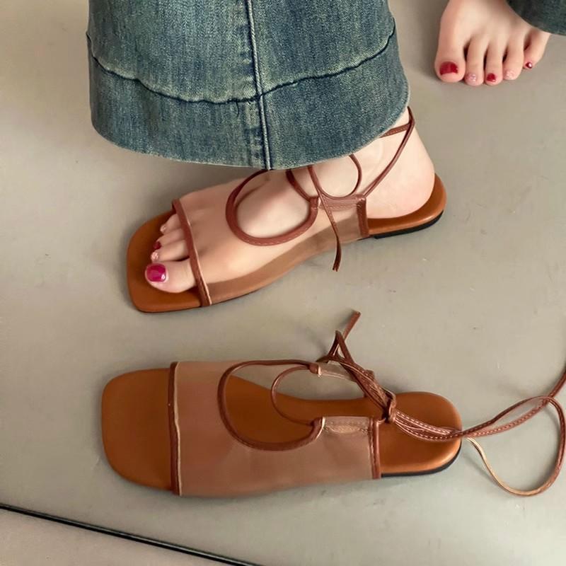Fashion retro niche 2025 summer new design breathable mesh flat-bottomed sandals women's outer lace-up beach shoes