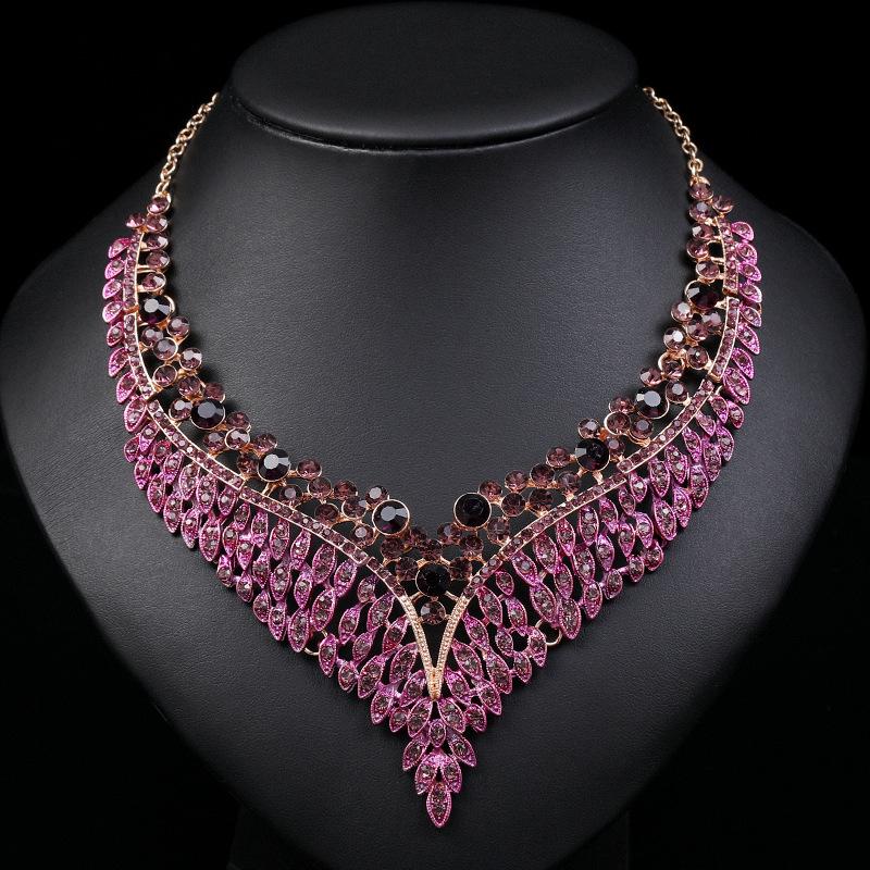Trendy European-American Necklace & Earring Set: Exquisite Retro Design for Evening Gowns