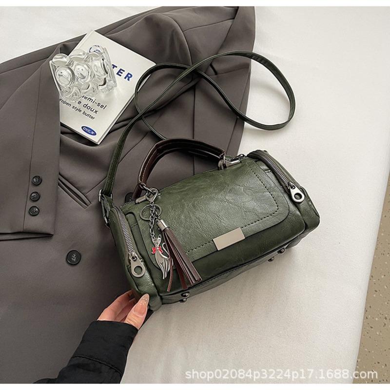 

New retro texture fringed design solid color splicing women s oblique span bag pillow bag shoulder bag оливковий колір