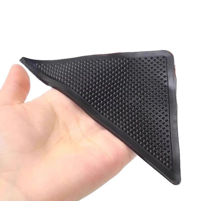 Autocolante Triunghiulare Antiderapante pentru Covor: Asigurați covoarele de acasă, canapelele și covorașele de podea.