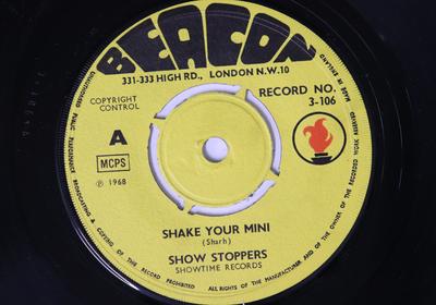 7inch Record SHOW STOPPERS - Shake Your Mini / Heartbreaker 3106 BEACON 1968 UK Soul/Funk Used