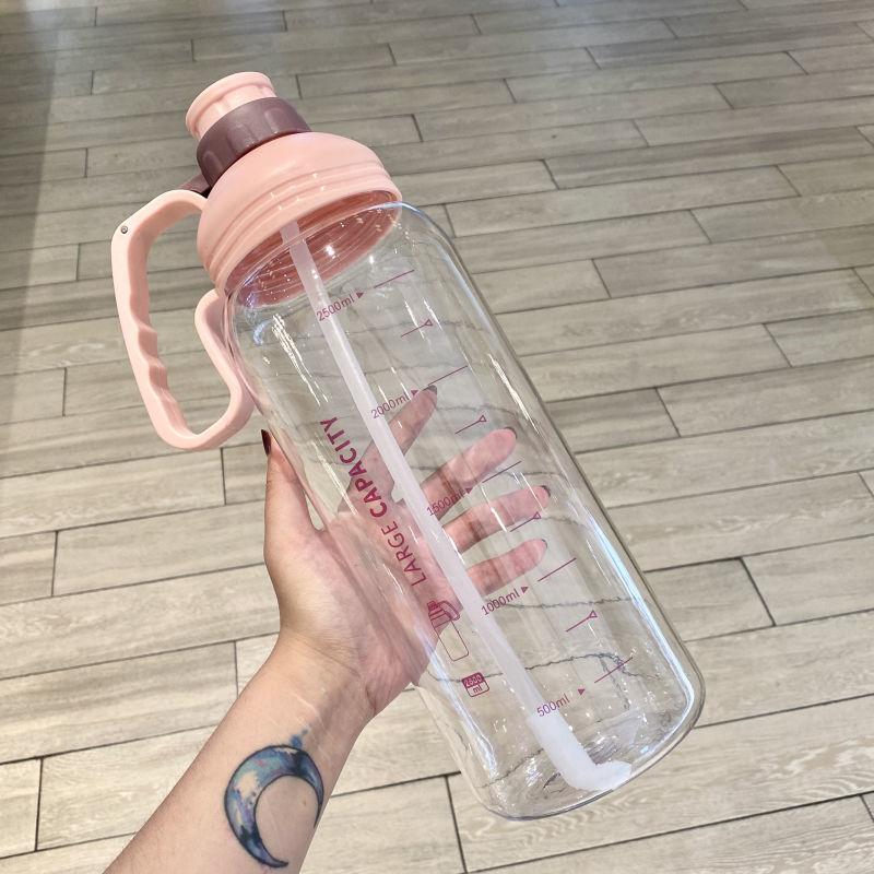 Large Capacity Water Cup for Men and Women Portable Outdoor Sports Water Bottle Drop Resistant Straw Cup Oversized 2L with Scale