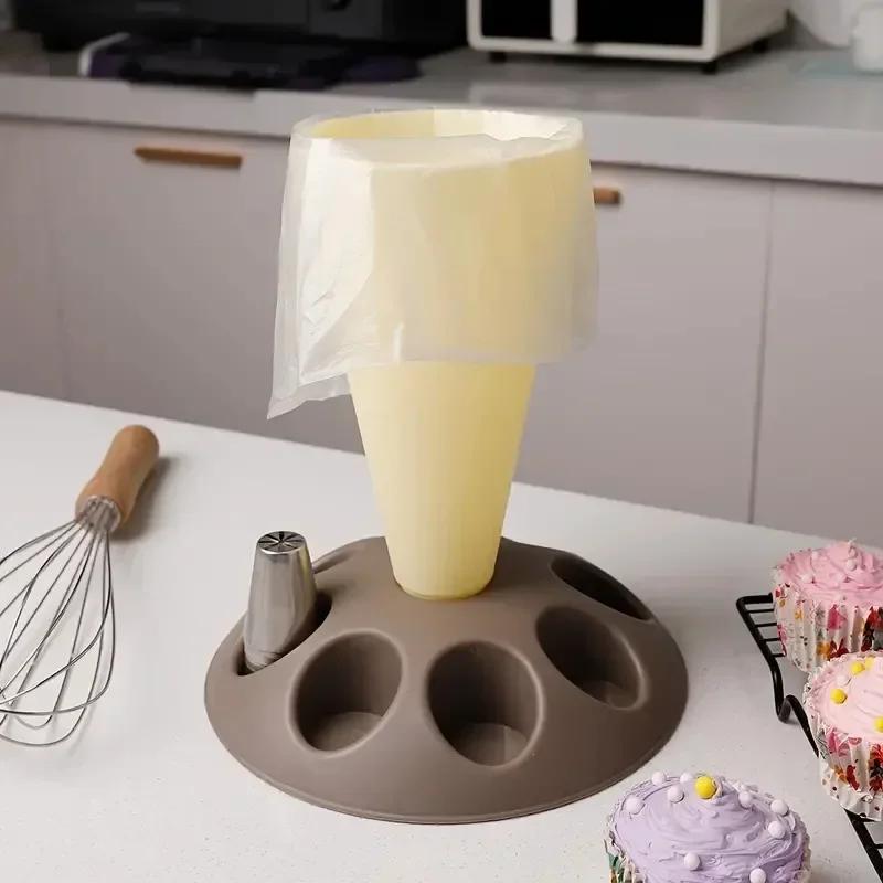 Piping Bag Nozzles Storage Rack Stand with 8 Slots Large Capacity Pastry Bag Mounting Holder Organizer Baking Accessories 1Pc