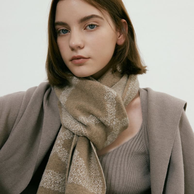 

BB’DE SOLI’DE grace muffler (2color) beige