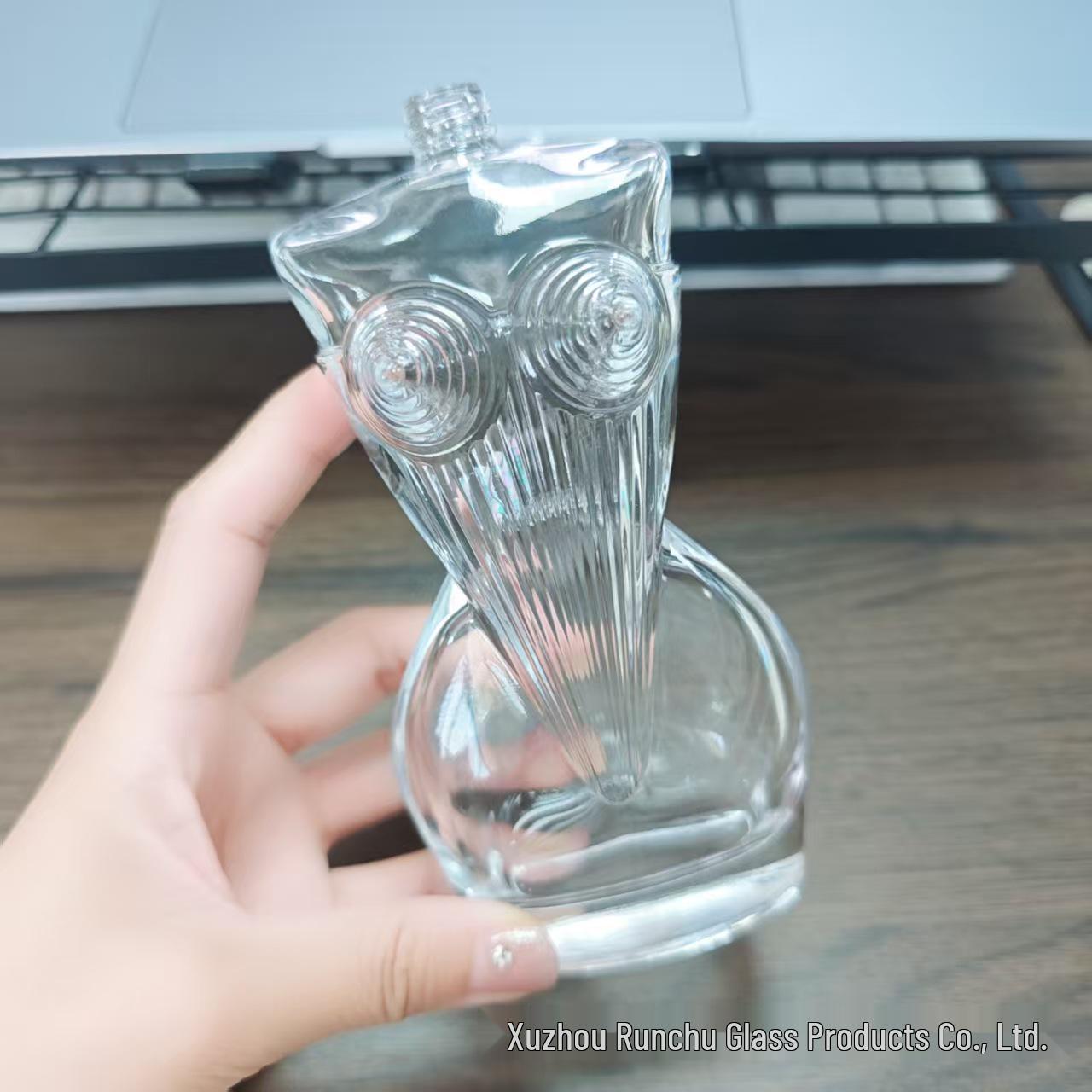 Минималистичный прозрачный флакон-распылитель для женского гетеросексуального аромата 110 мл 1360₽